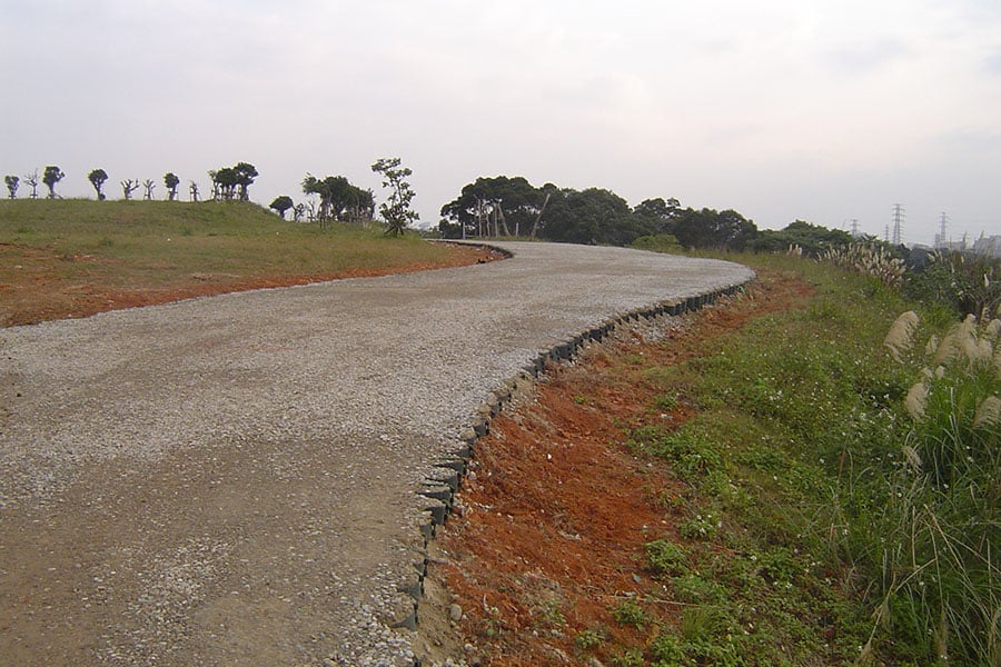 how to build a gravel driveway
