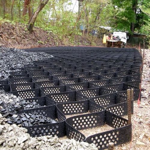 Tennessee installation of BaseCore driveway gravel grids by BackyardBases