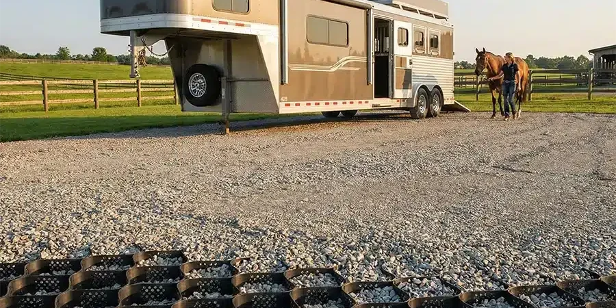 horse trailer parking